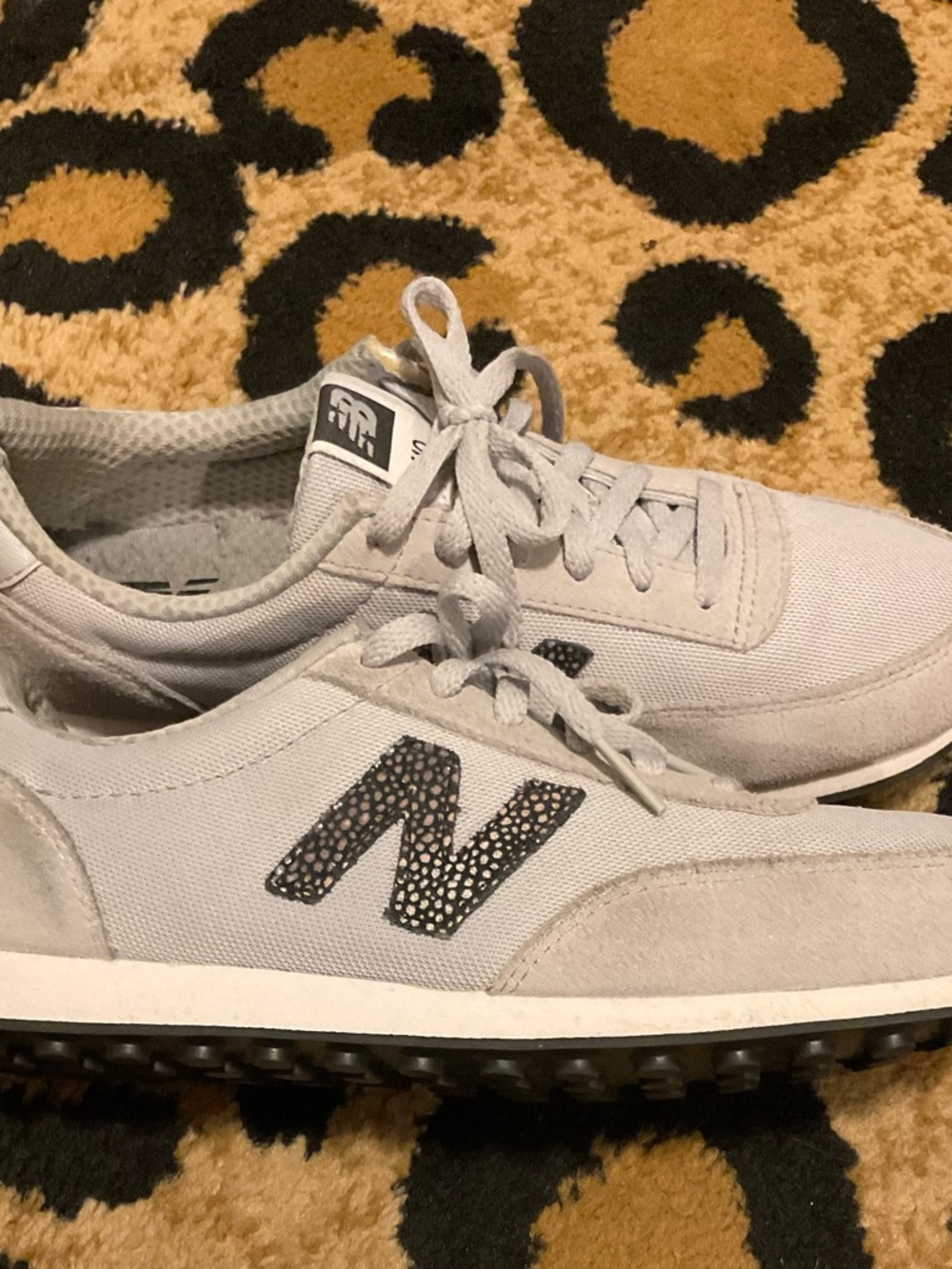New Balance Light Gray Casual Lace-Up Sneakers with Speckled Black 'N'